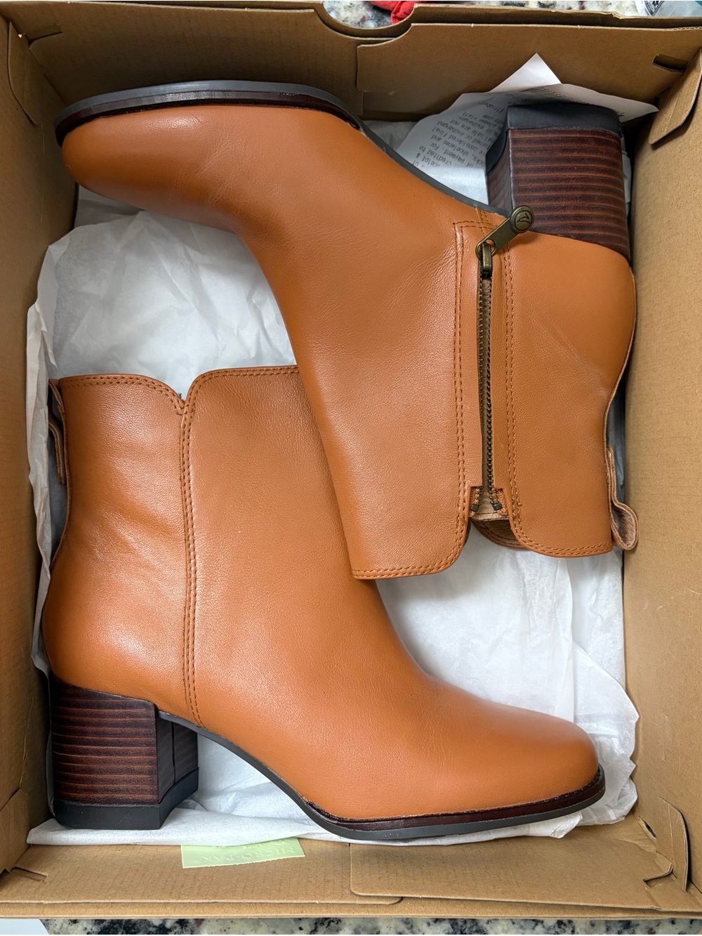 BRAND NEW IN BOX Sperry Tan Leather Ankle Boots